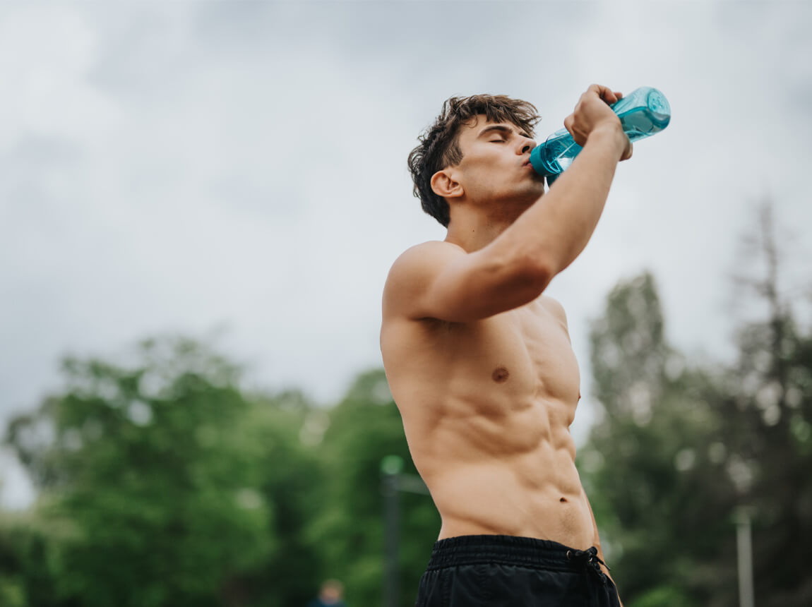 muž s napojem, l-karnitin 