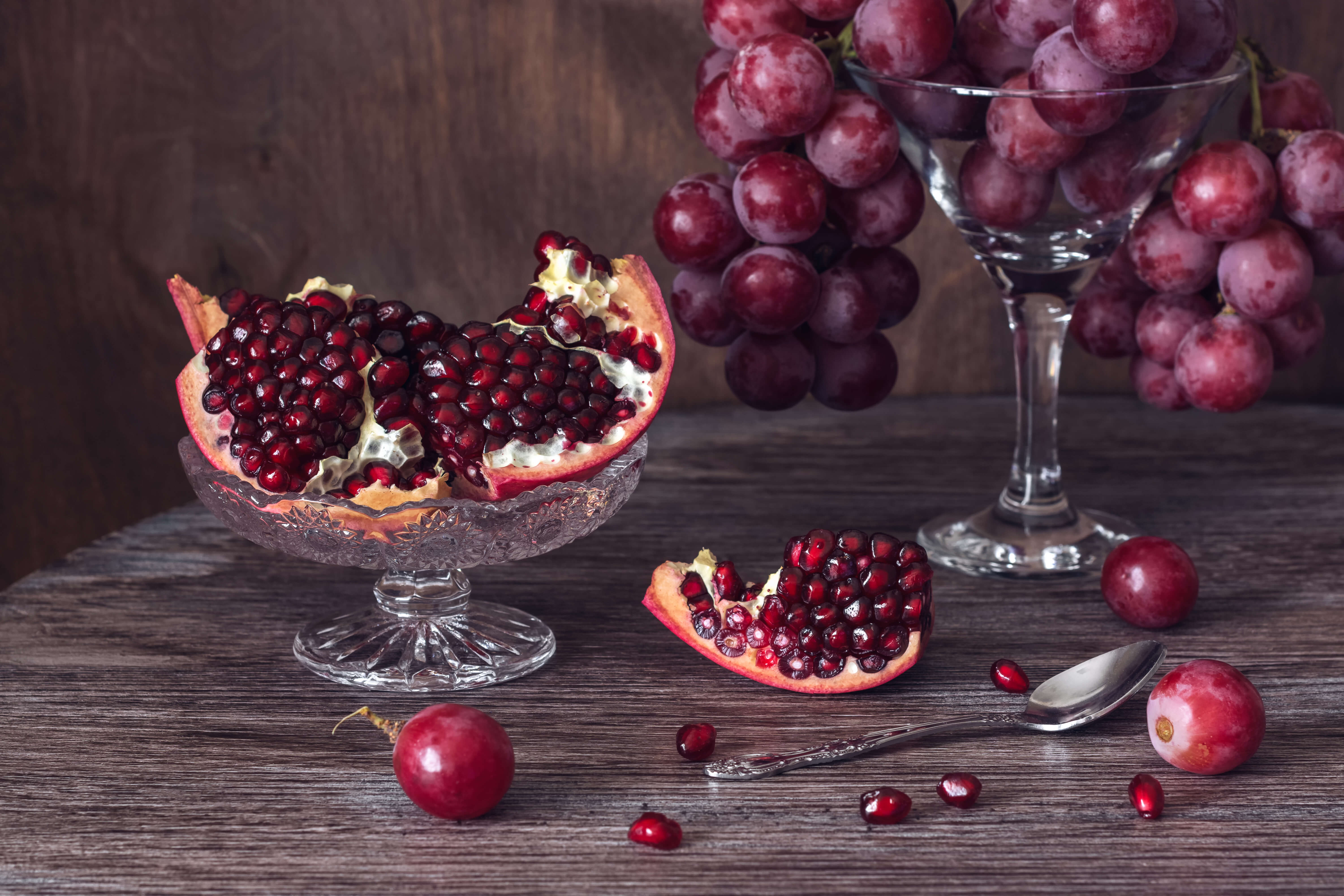 hroznové a granátové jablko 