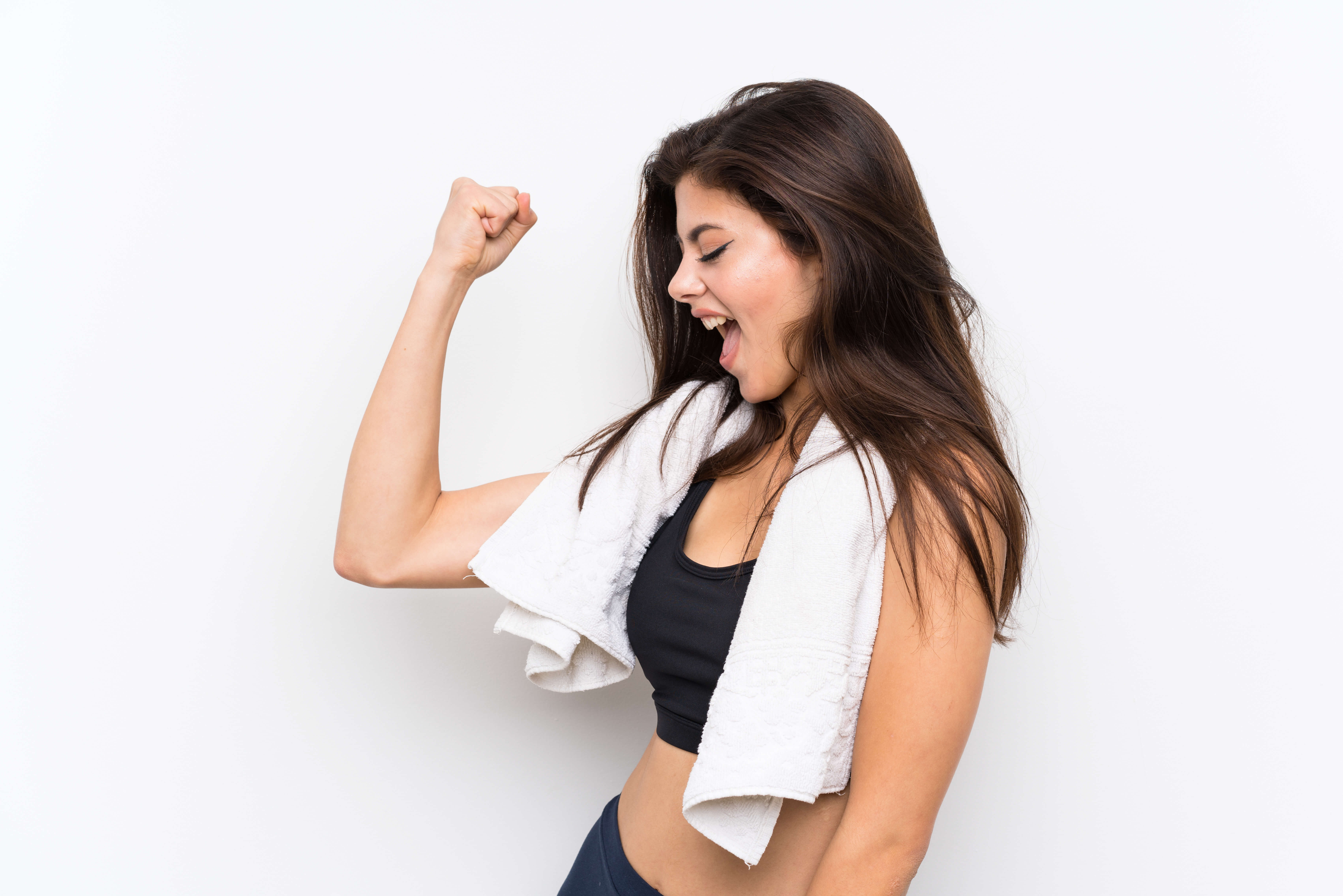 radostná žena v kuchyni 