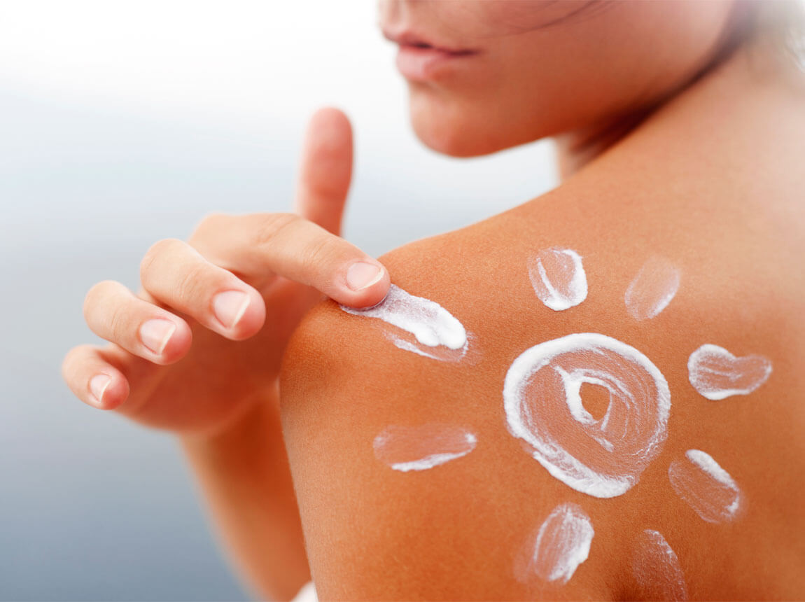 žena - krém s ochranným faktorem, opalování