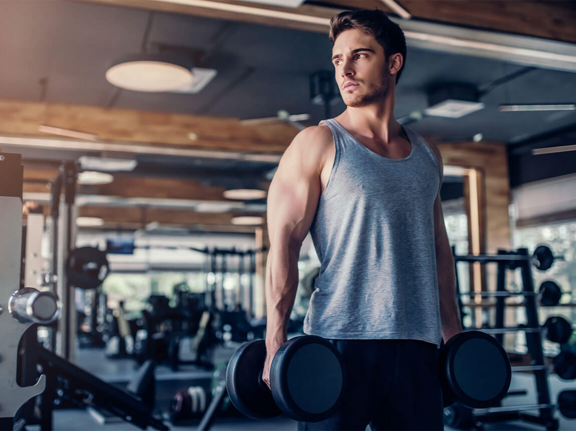 Muž - silov&yacute; tr&eacute;nink