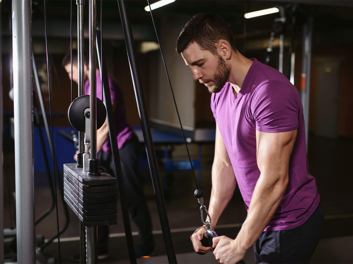 Muž - silov&yacute; tr&eacute;nink