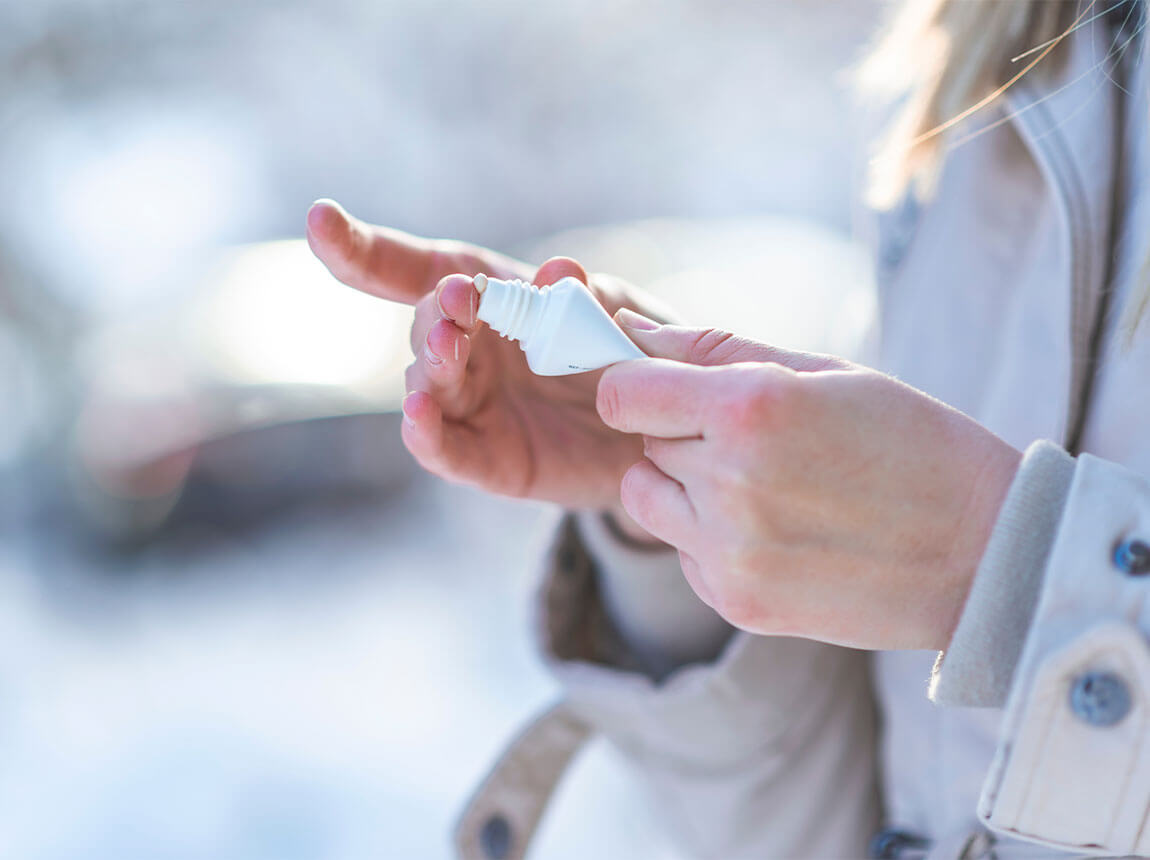 popraskan&aacute;, such&aacute; pokožka v zimě