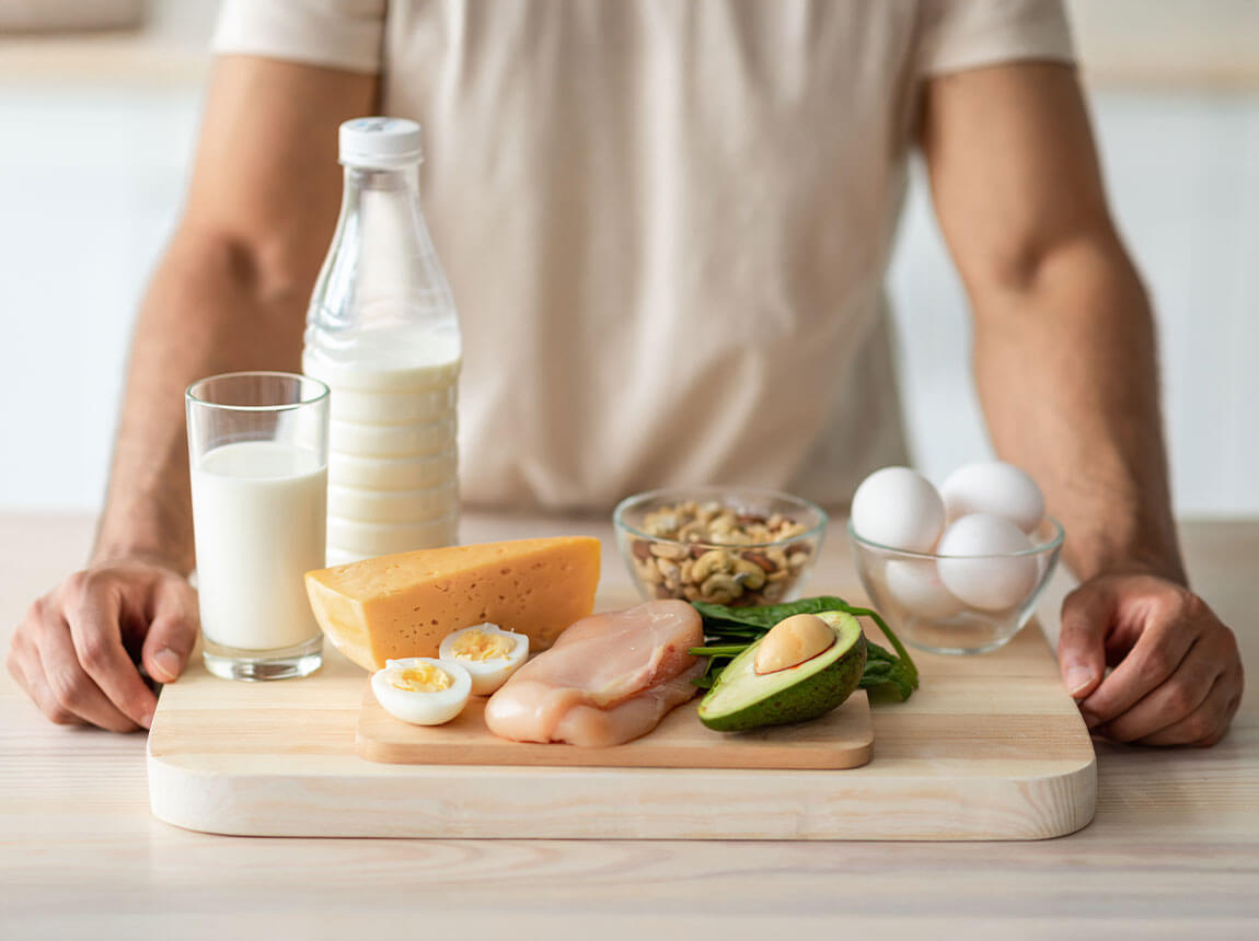 muž - produkty bohat&eacute; na b&iacute;lkoviny