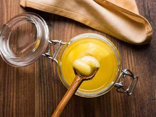 Ghee a přepuštěné máslo – podobnosti a rozdíly