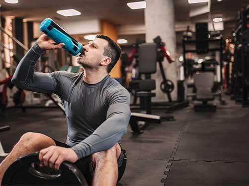 Úloha hydratace při cvičení – kolik pít?