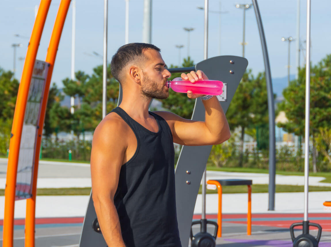 muž - izotonický nápoj